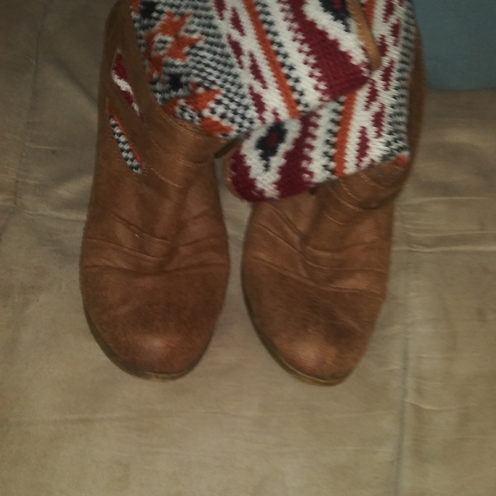 Boots - Picture 6 of 6